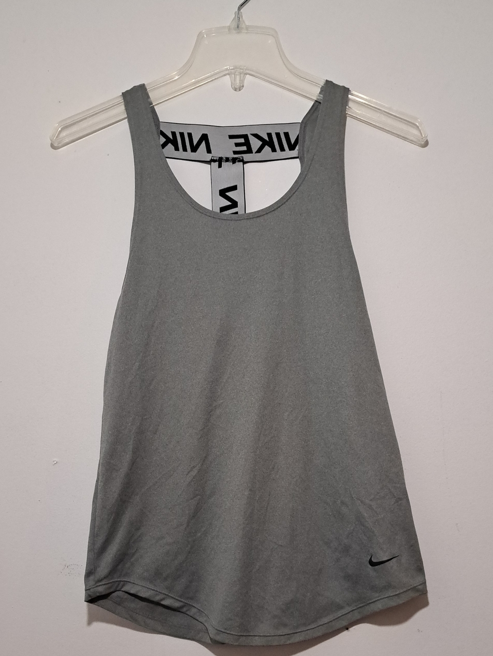 Nike Light Gray Women's Scoop Neck Athletic Tank